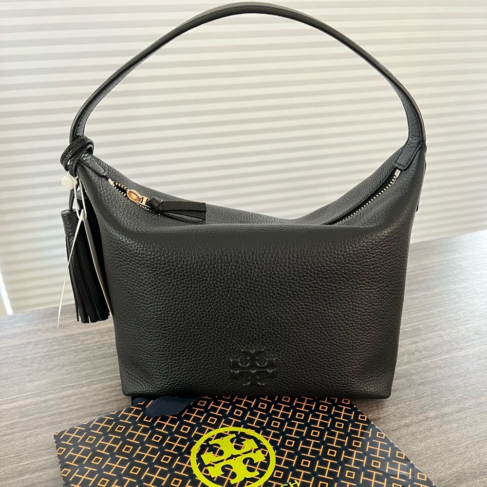 ♥️ New with tags Authentic Tory Burch Thea Small hobo- Black handbag